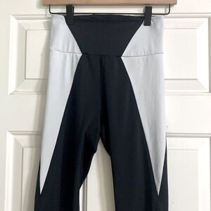Heroine Sport Geometric Leggings Size Small